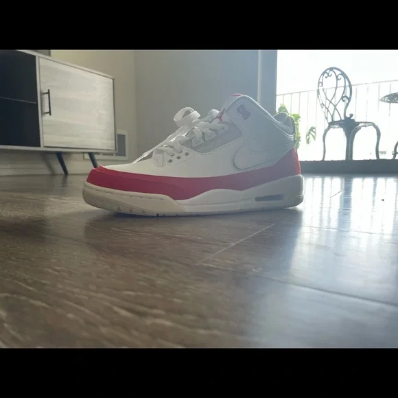 Brand Jordan 3 Retro Tinker White University Red - Picture 5 of 8